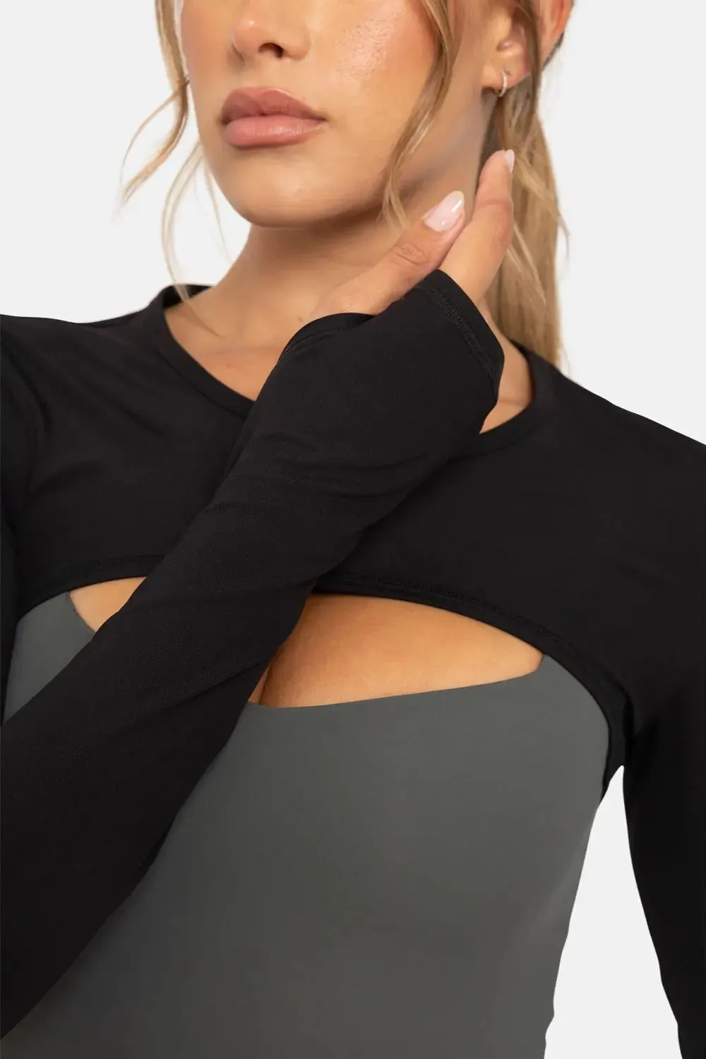 Mono B L/S Mini Shrug w/Thumbholes – Lightweight, Stretchy & Perfect for Layering