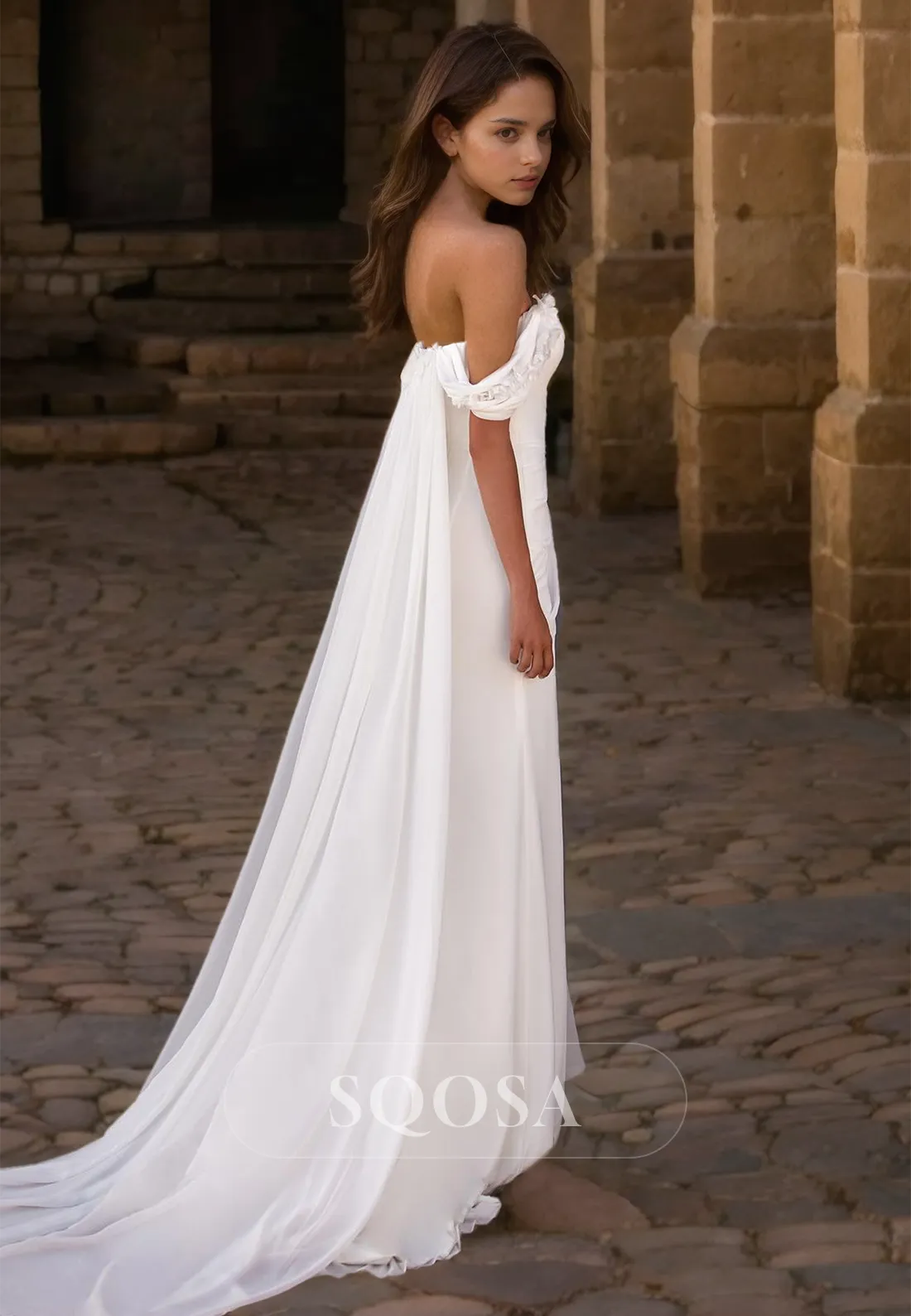 Pleated Scoop-Neck Sleeveless Bride Gowns High Slit Floral Embellished Wedding Dress with Train