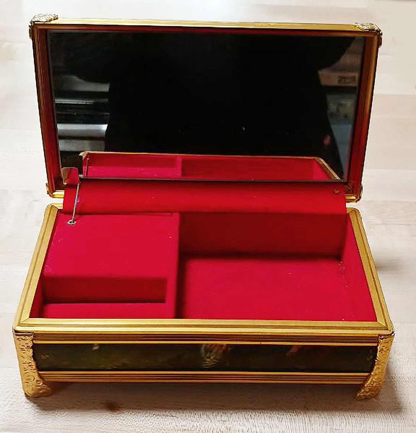 VINTAGE SCHMIDT SILK SATIN COVER METAL MUSIC BOX PLAYS "ROMERO & JULIET" SONG