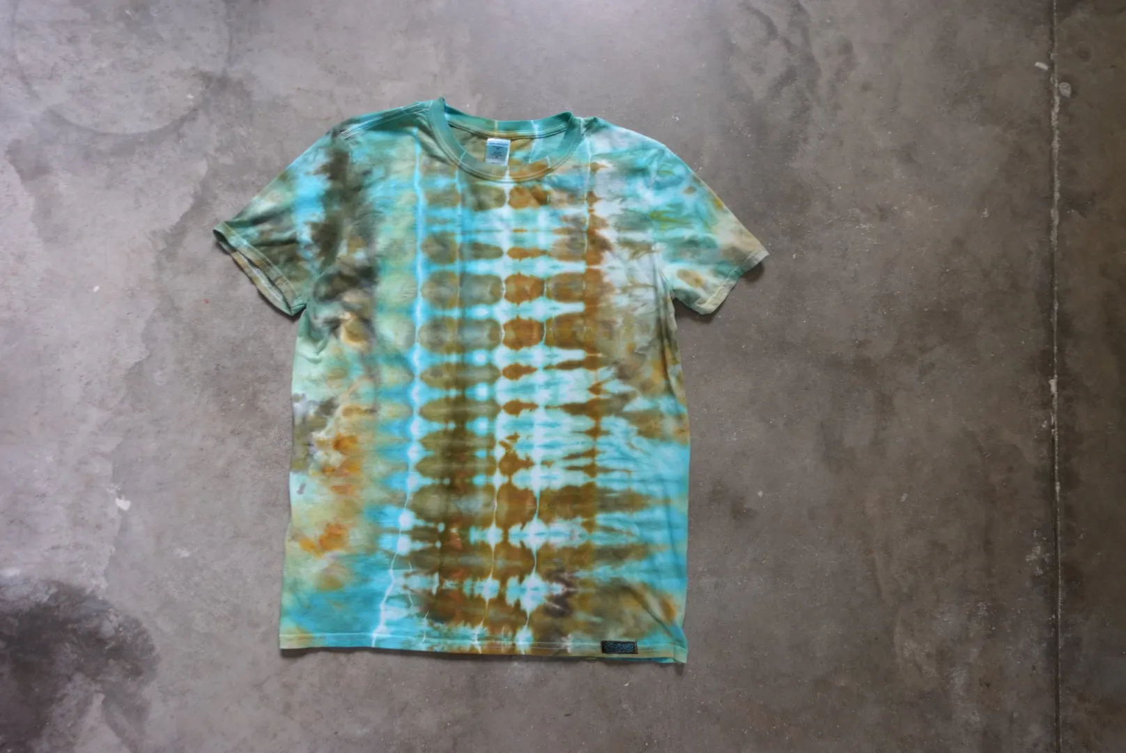 Wizard of Old Hickory Lake tee (M)